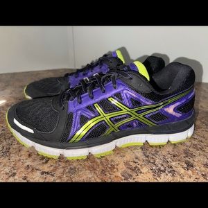 Women’s asics size 10 gel-neo33